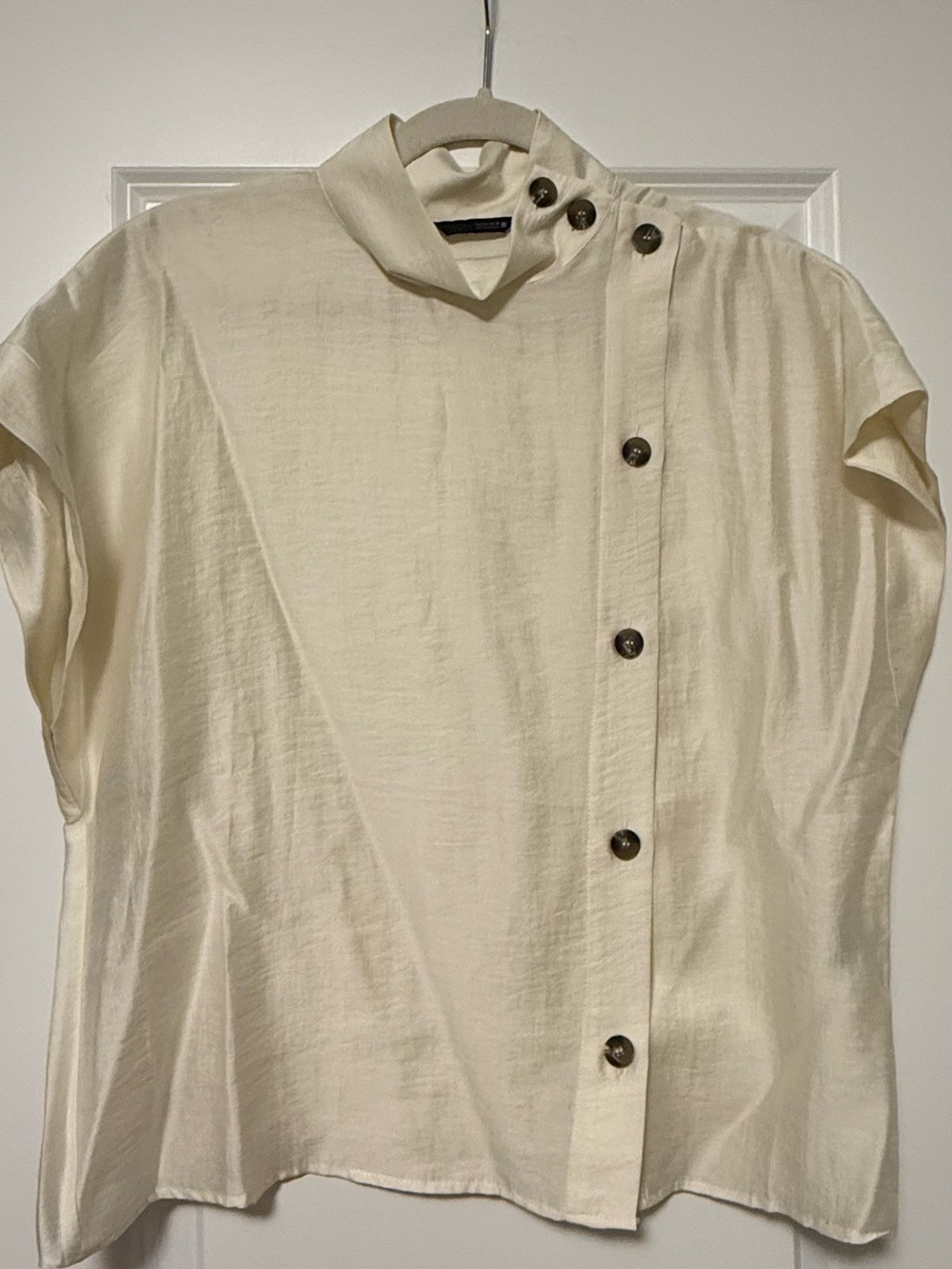 NWOT Zara Cream Button-Front Short Sleeve Blouse